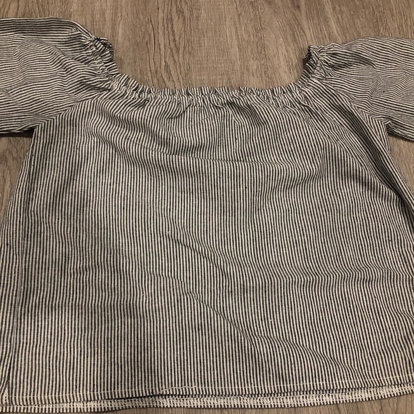 BRANDY MELVILLE STRIPED RUFFLED LONG SLEEVE BLOUSE - Picture 2 of 4